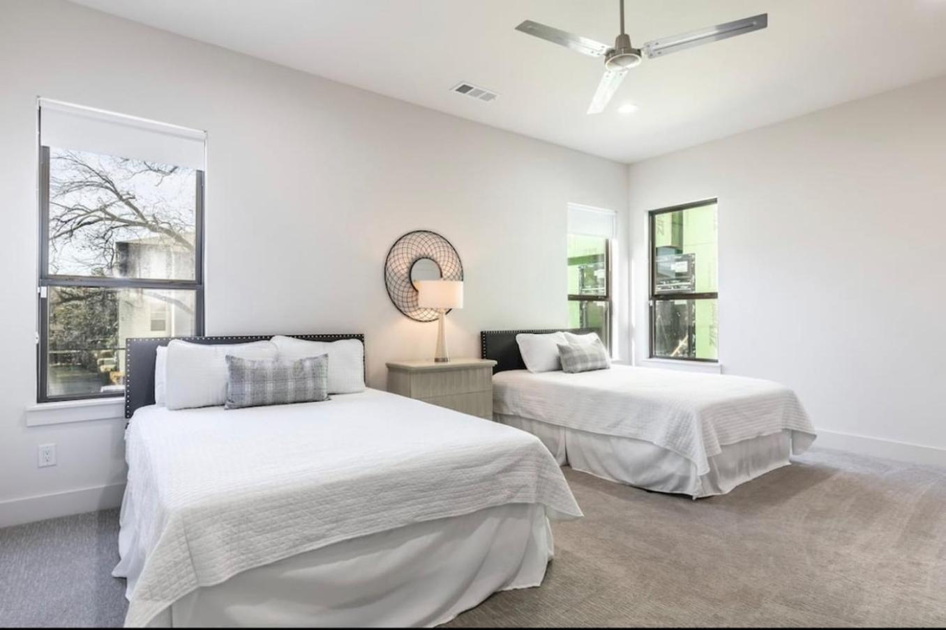 Townhouse Uptown Private Patio Holiday home *