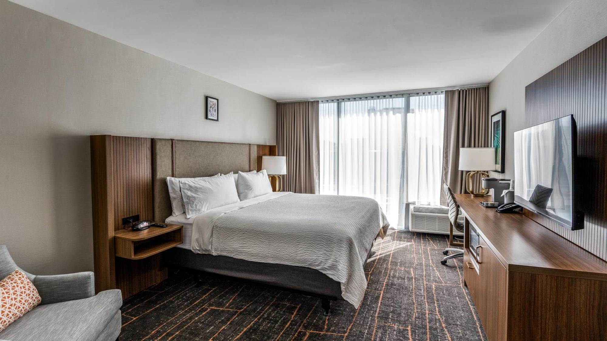 Hotel Market Ctr Field By Ihg Dallas