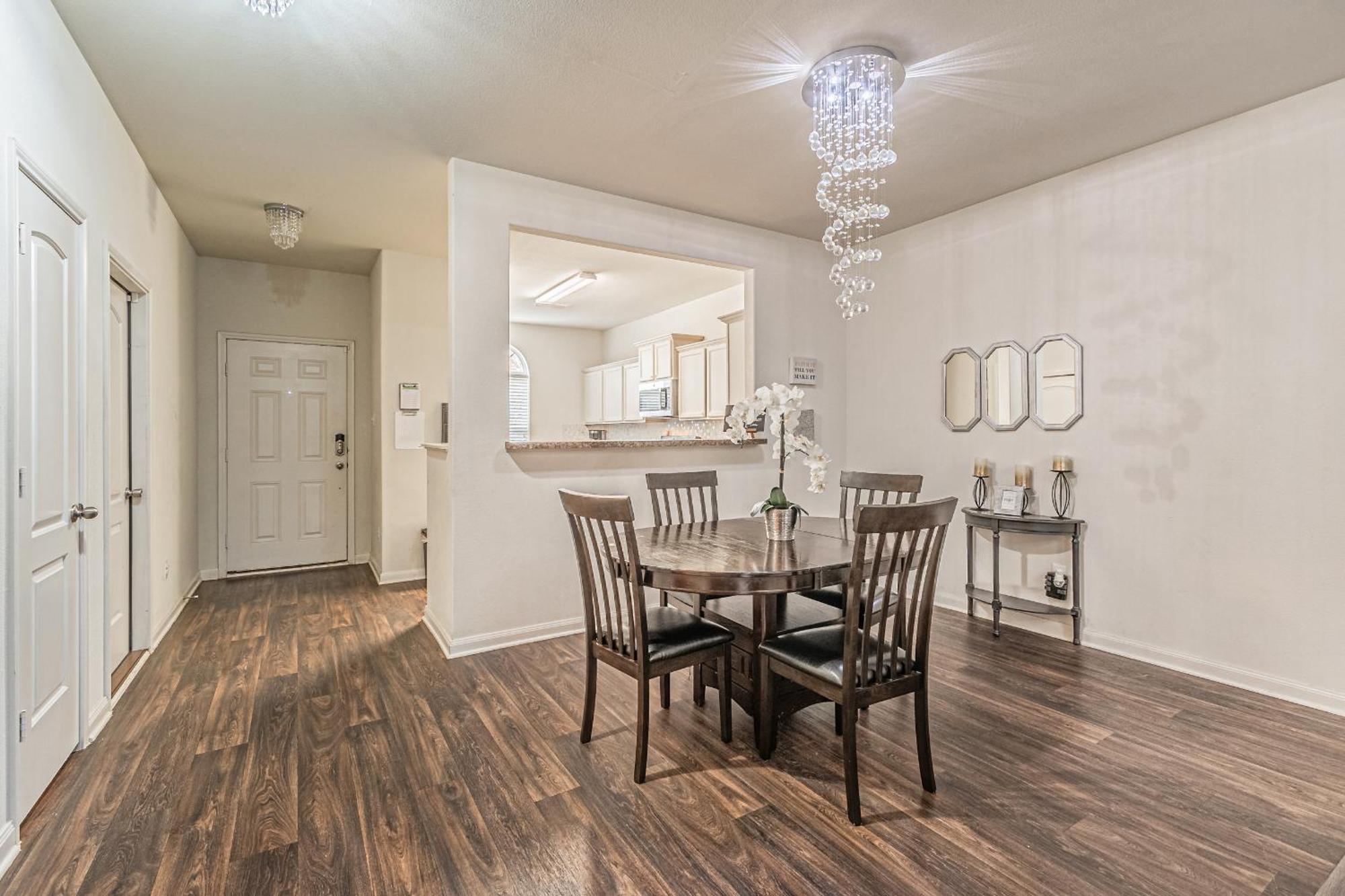 Holiday home Luxury 5br Retreat With Business Amenities - Perfect For Business Travelers, Families & Groups Dallas