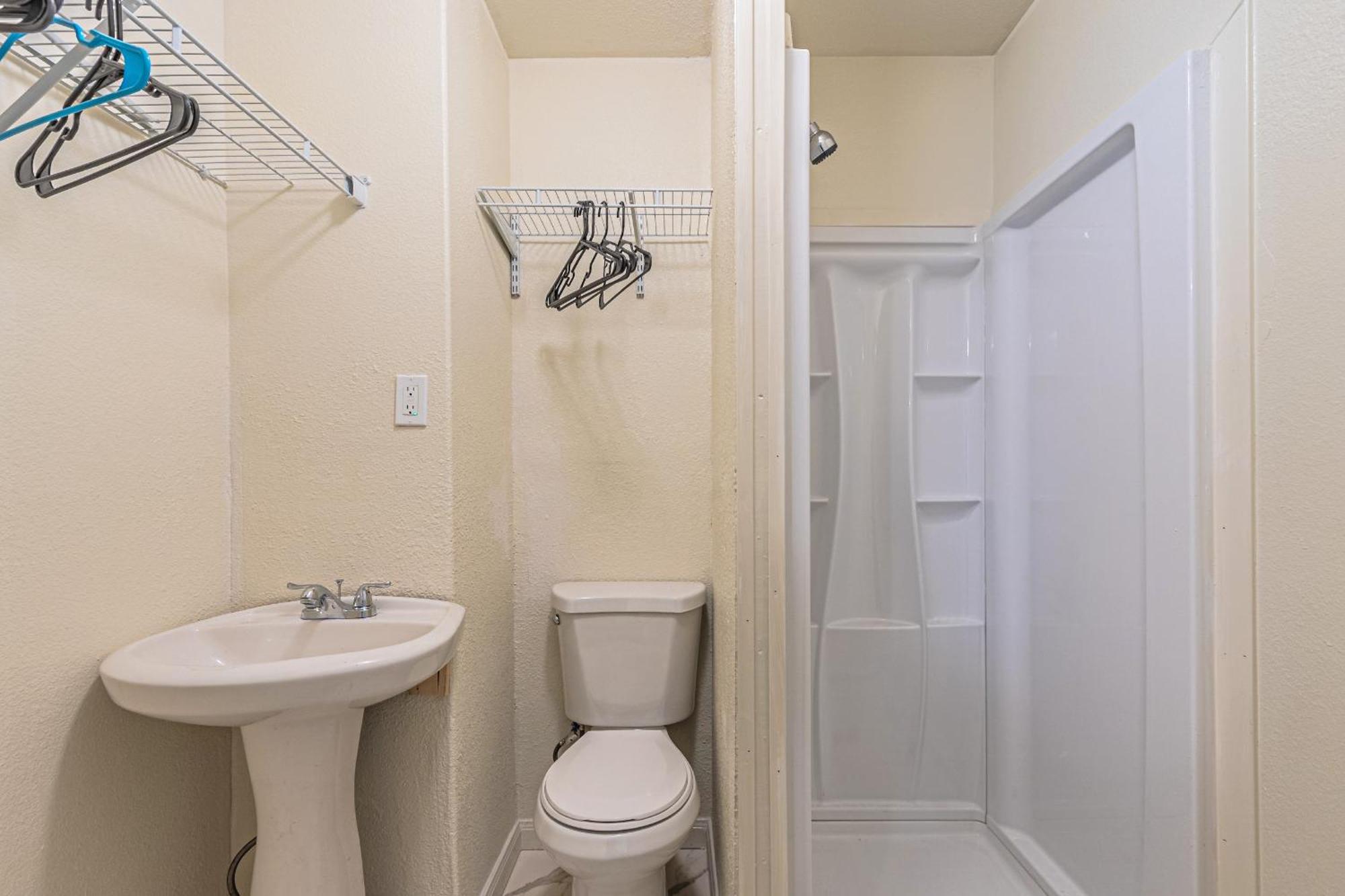 Holiday home Luxury 5br Retreat With Business Amenities - Perfect For Business Travelers, Families & Groups *