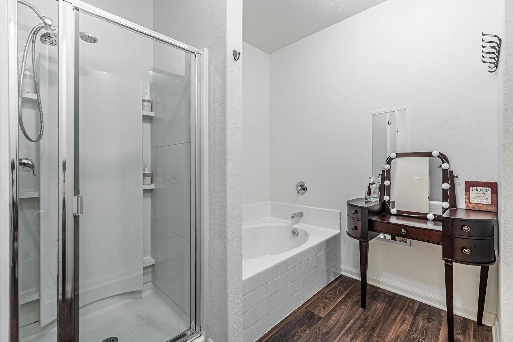 Holiday home Luxury 5br Retreat With Business Amenities - Perfect For Business Travelers, Families & Groups Dallas