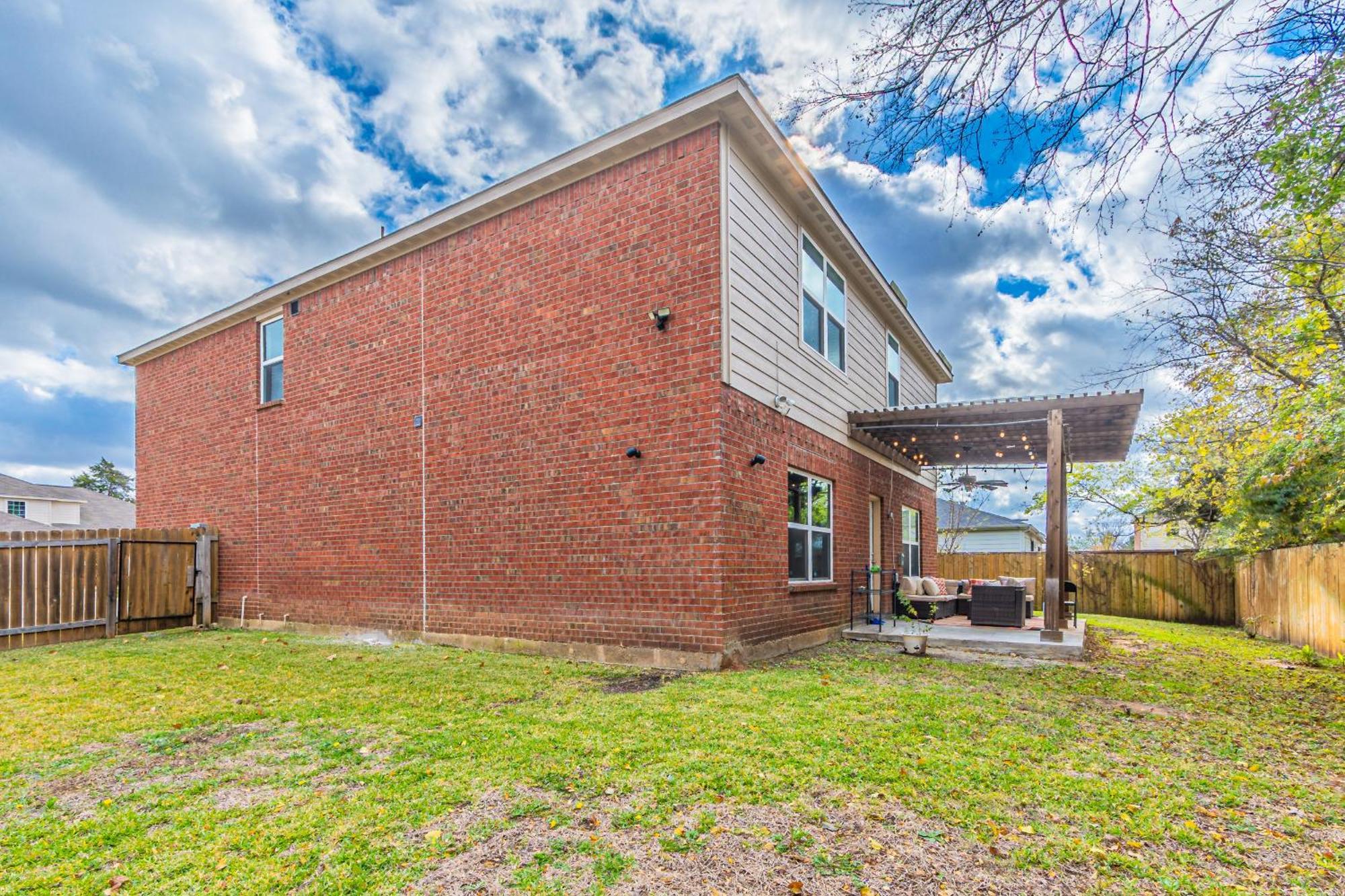Holiday home Luxury 5br Retreat With Business Amenities - Perfect For Business Travelers, Families & Groups *