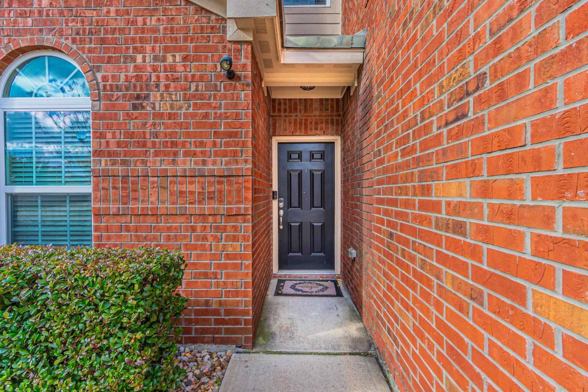 Luxury 5br Retreat With Business Amenities - Perfect For Business Travelers, Families & Groups Holiday home Dallas