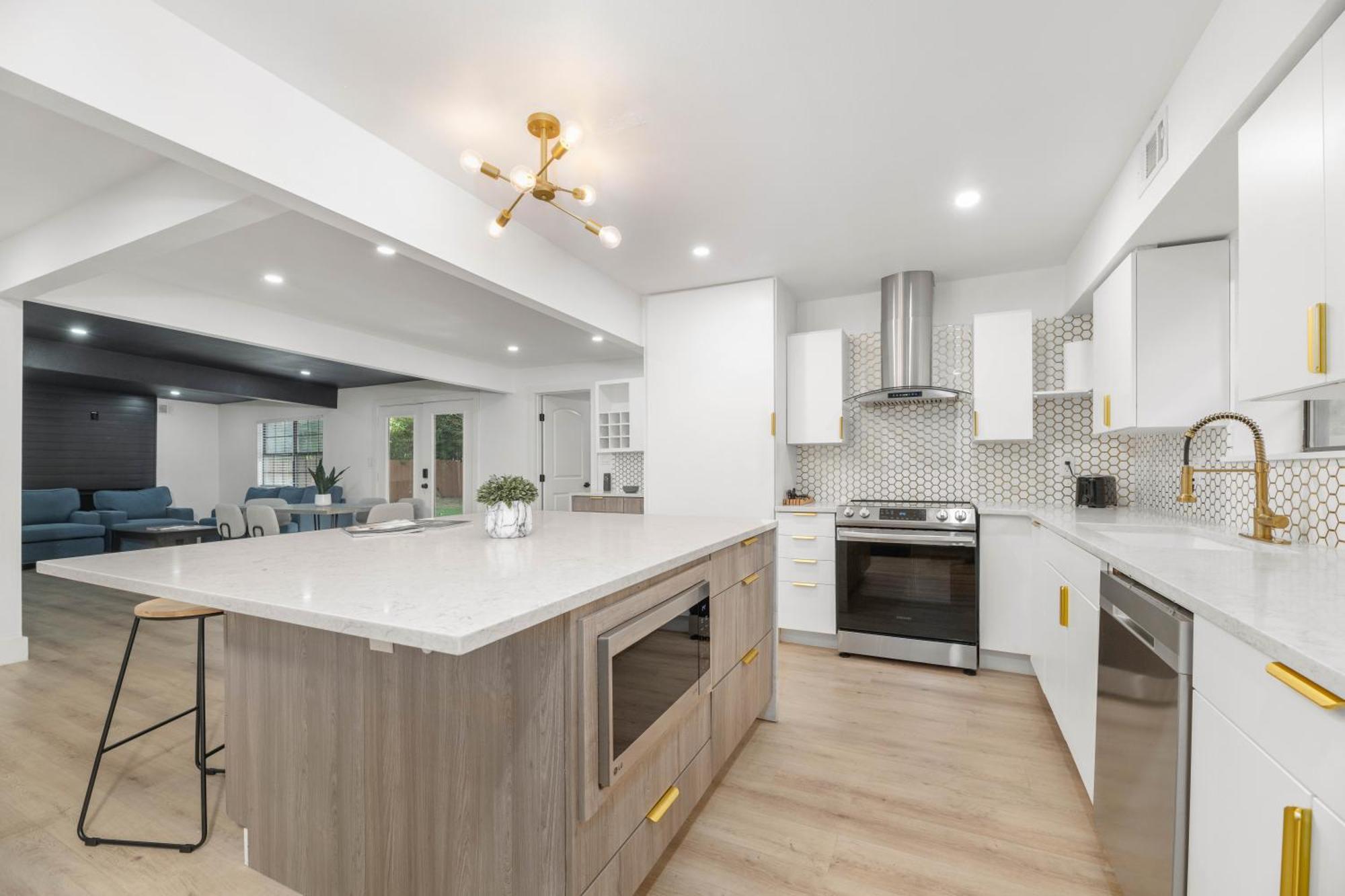 Incredible Modern 4 Bedroom Holiday home