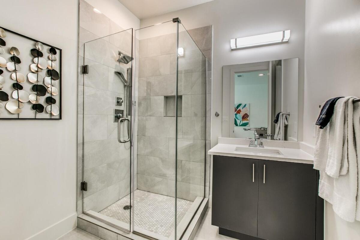 Apartment Destination At The Cedars 604 Dallas