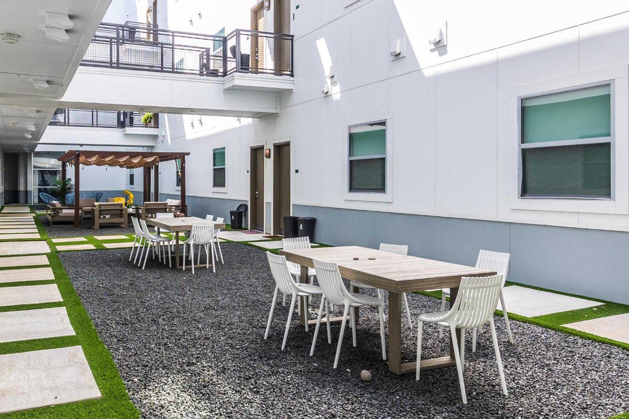 Destination At The Cedars 602 Apartment *