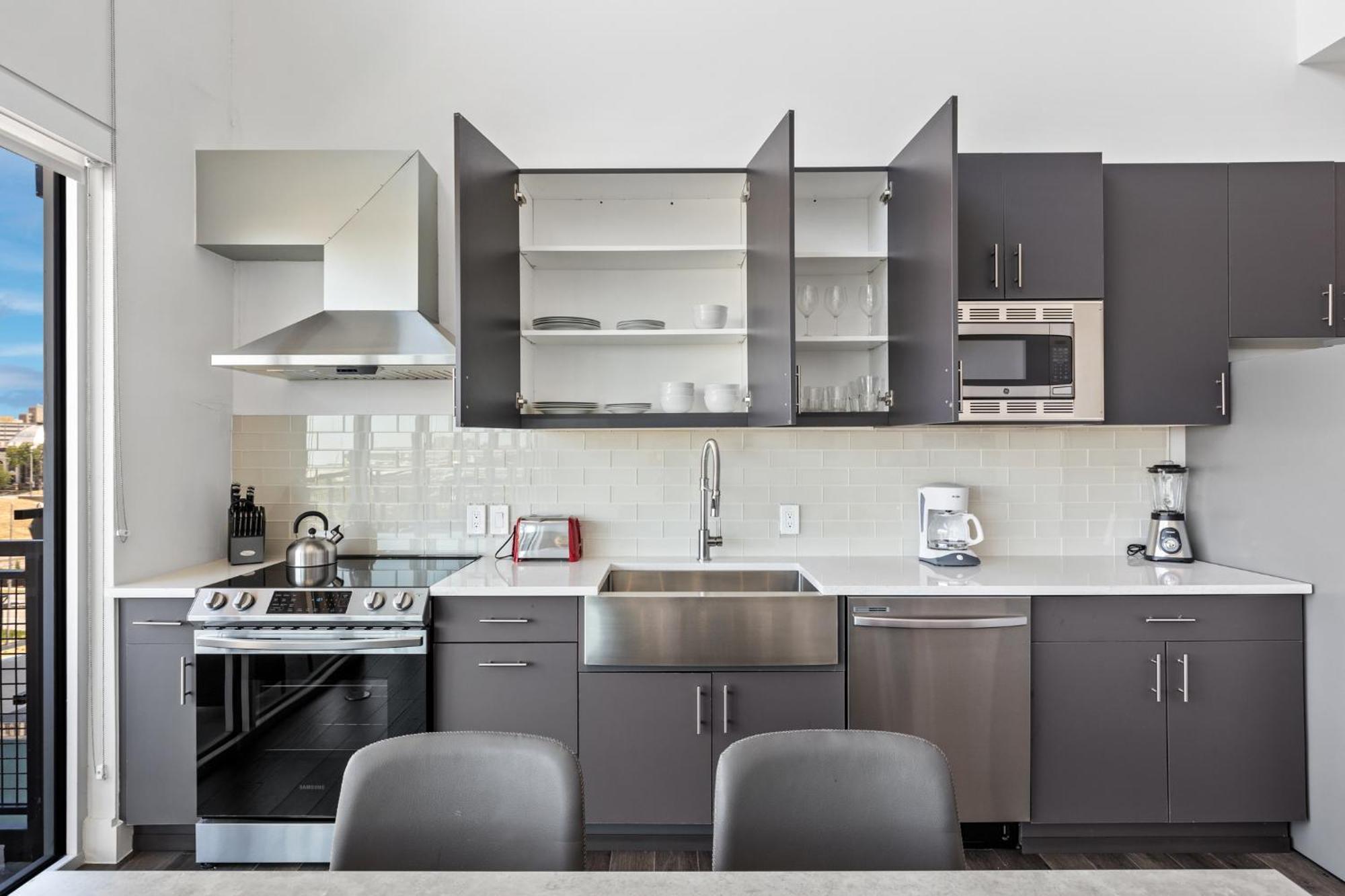 Apartment Destination At The Cedars 602 Dallas