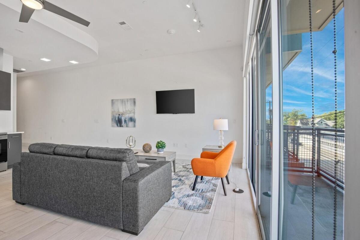 Destination At The Cedars 309 Apartment Dallas