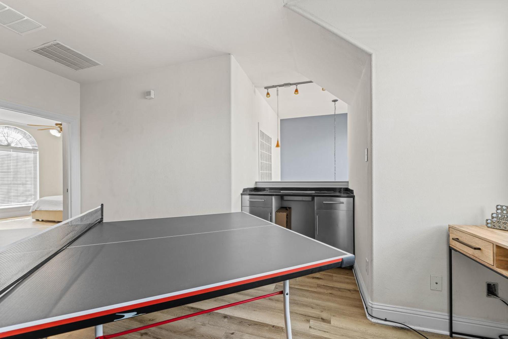 Upscale 3 Bedroom Townhome In M-streets! Holiday home *
