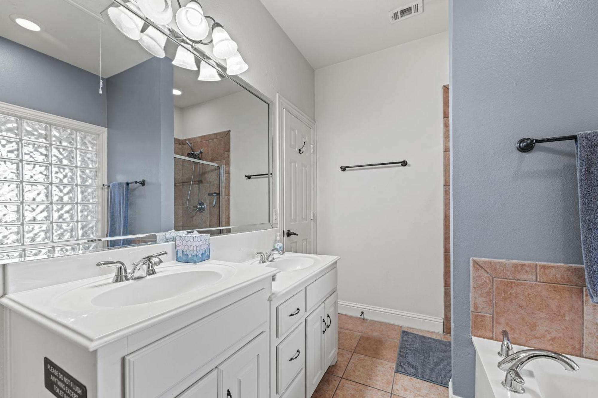 Upscale 3 Bedroom Townhome In M-streets! Dallas
