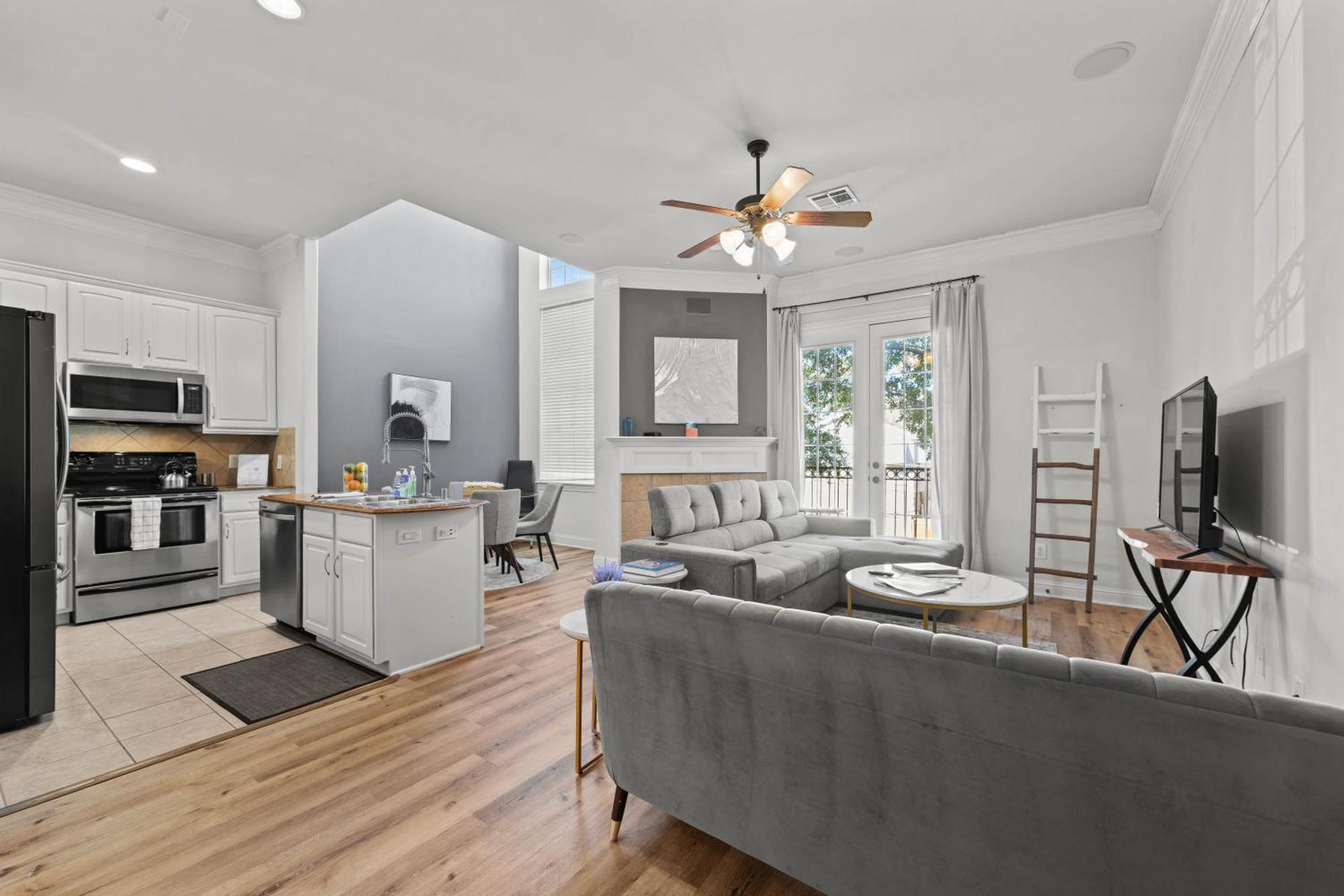 Holiday home Upscale 3 Bedroom Townhome In M-streets! Dallas