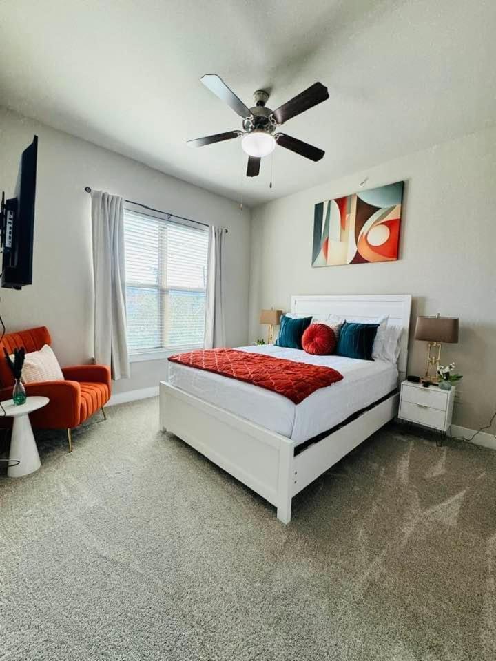 Cozy & Comfortable ! In The Heart Of Apartment *