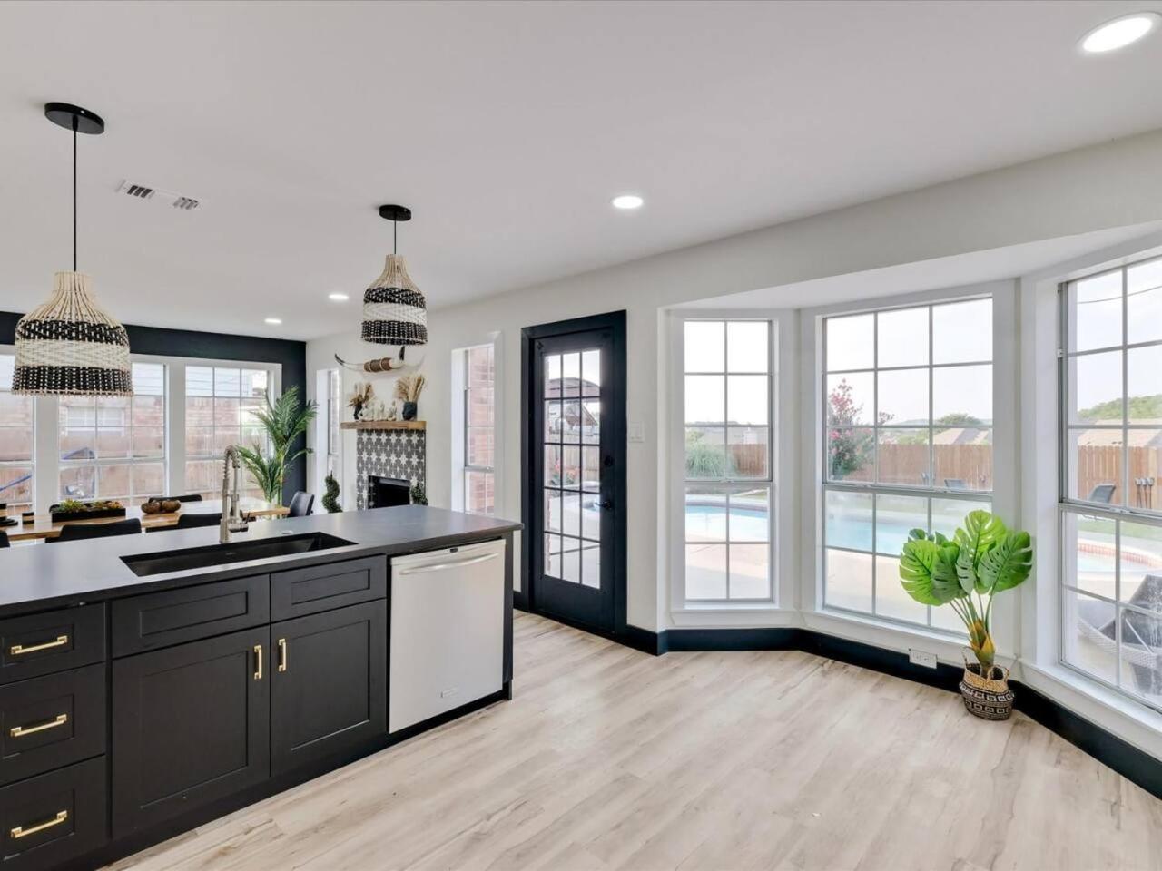 Modern 5br Mountain View W Pool, Fire Pit, 16 Ppl