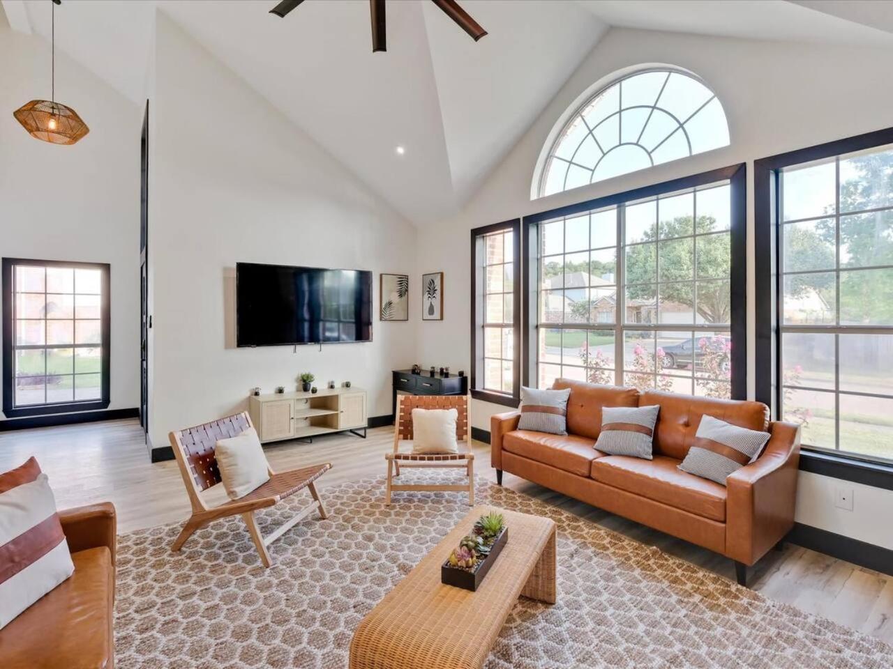 Villa Modern 5br Mountain View W Pool, Fire Pit, 16 Ppl