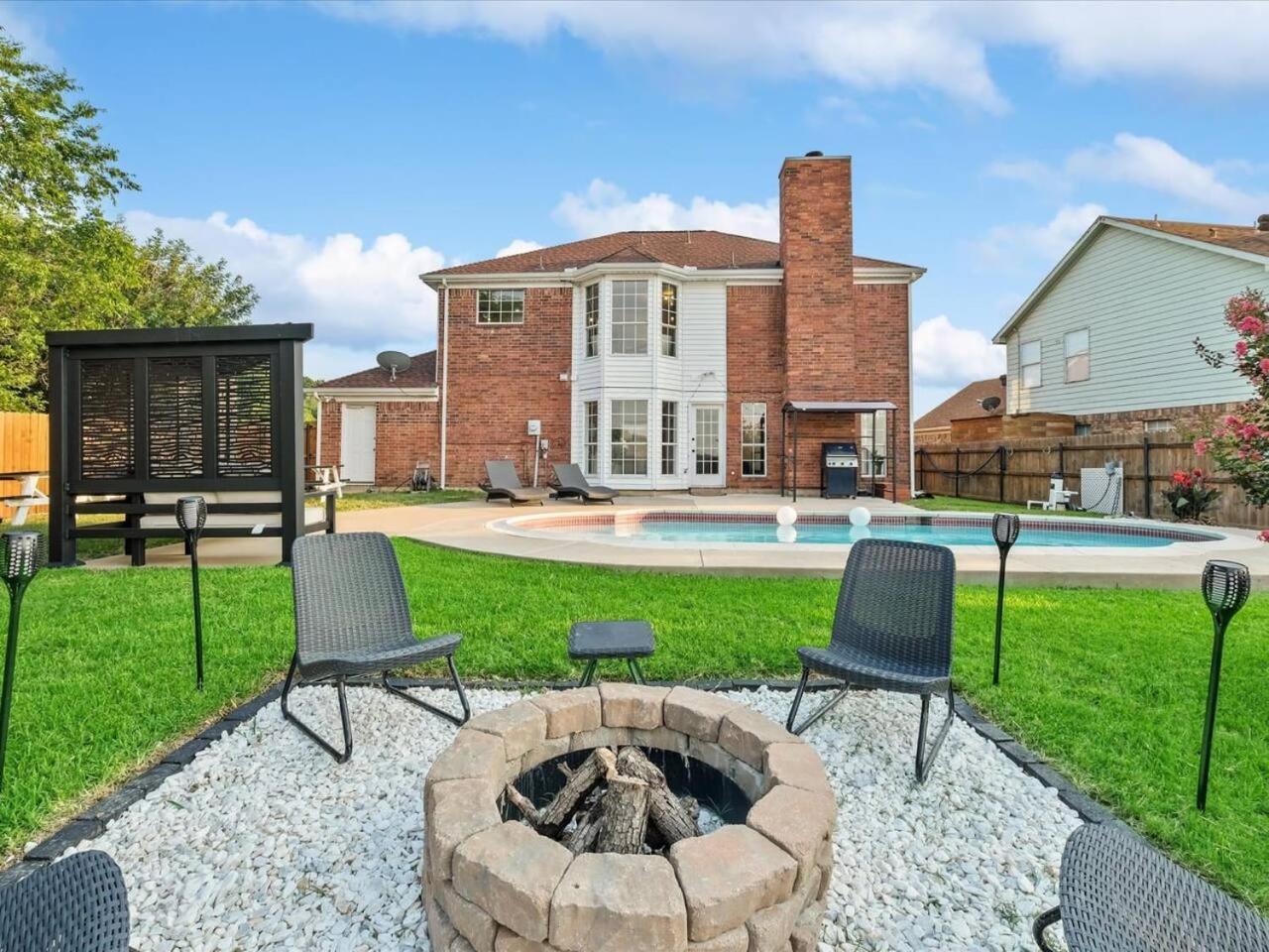 Modern 5br Mountain View W Pool, Fire Pit, 16 Ppl Villa Dallas