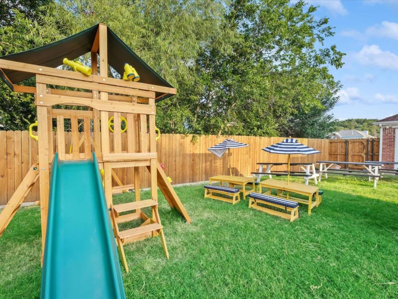 Modern 5br Mountain View W Pool, Fire Pit, 16 Ppl Dallas