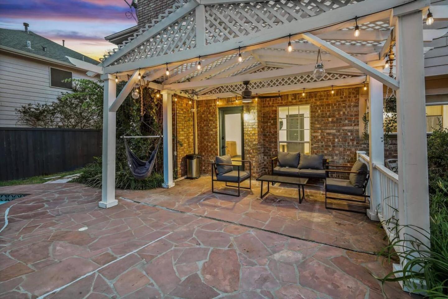 Holiday home Oasis Jungle 5br Pool W Huge View Private Dallas