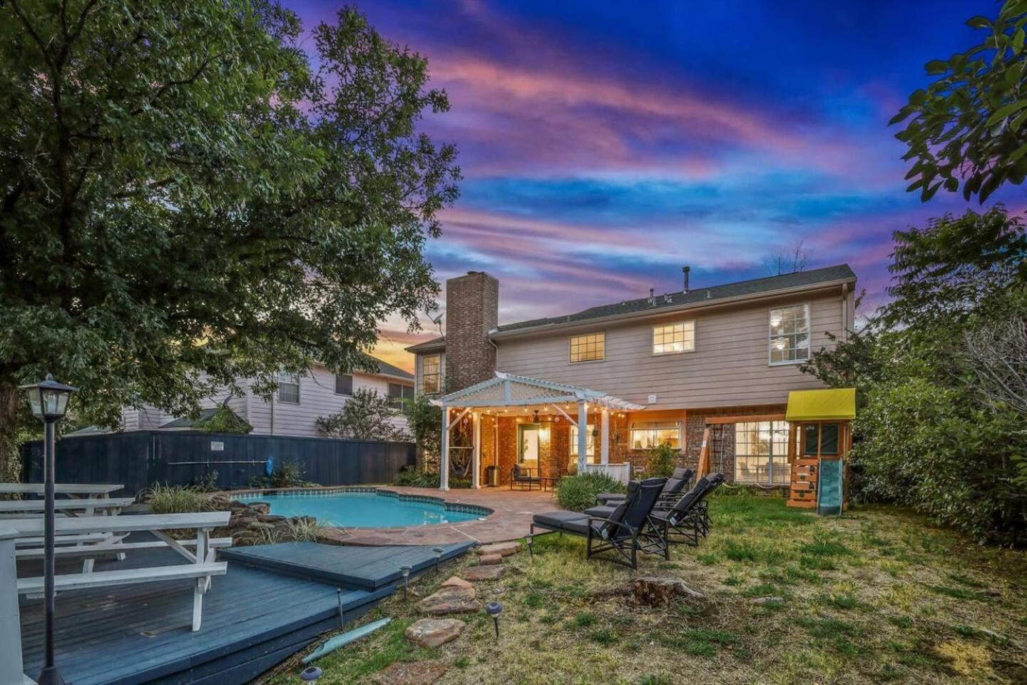 Oasis Jungle 5br Pool W Huge View Private Holiday home Dallas