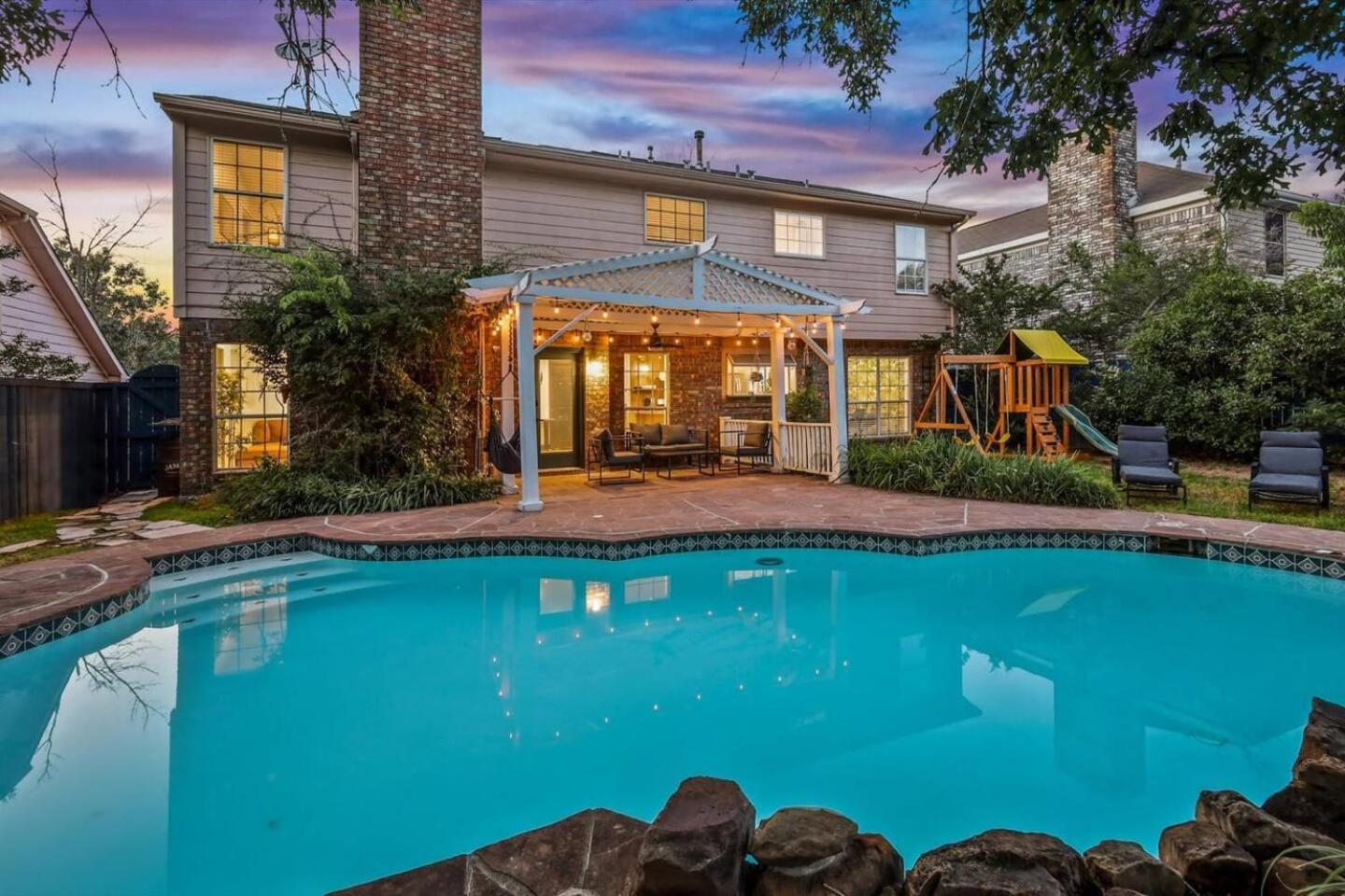 Oasis Jungle 5br Pool W Huge View Private * Dallas