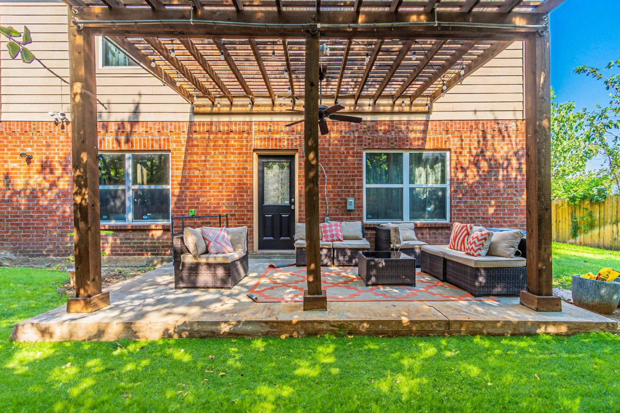 Holiday home Luxury 5br Retreat With Business Amenities - Perfect For Business Travelers, Families & Groups