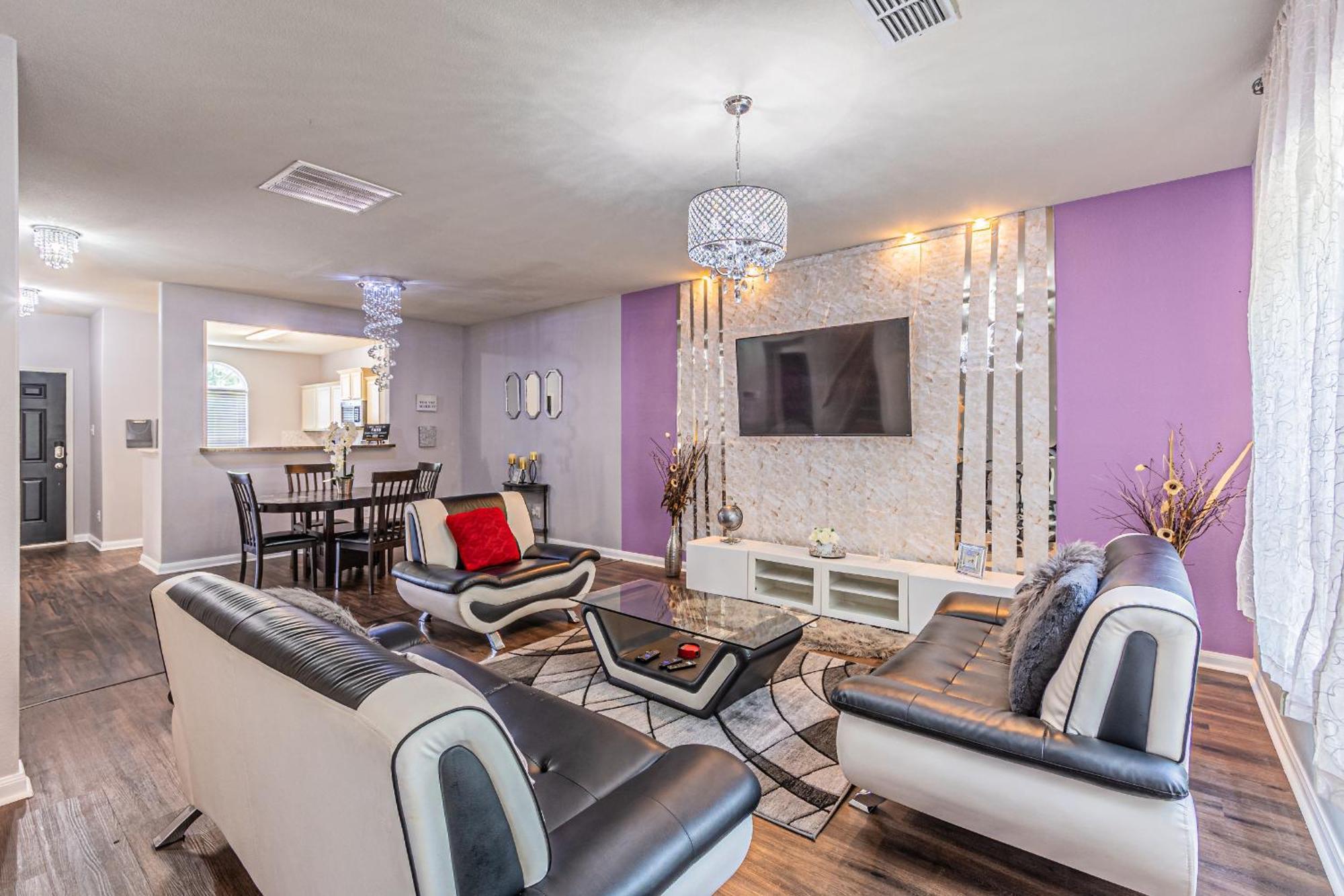Luxury 5br Retreat With Business Amenities - Perfect For Business Travelers, Families & Groups Dallas