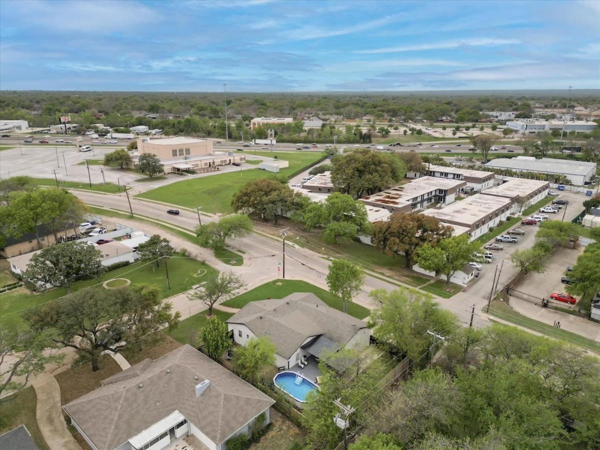 Panoramic 4br 3ba With Pool, Grill, Sauna & Game Dallas