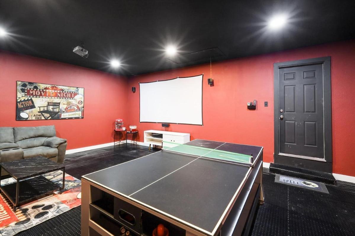 Panoramic 4br 3ba With Pool, Grill, Sauna & Game Holiday home Dallas