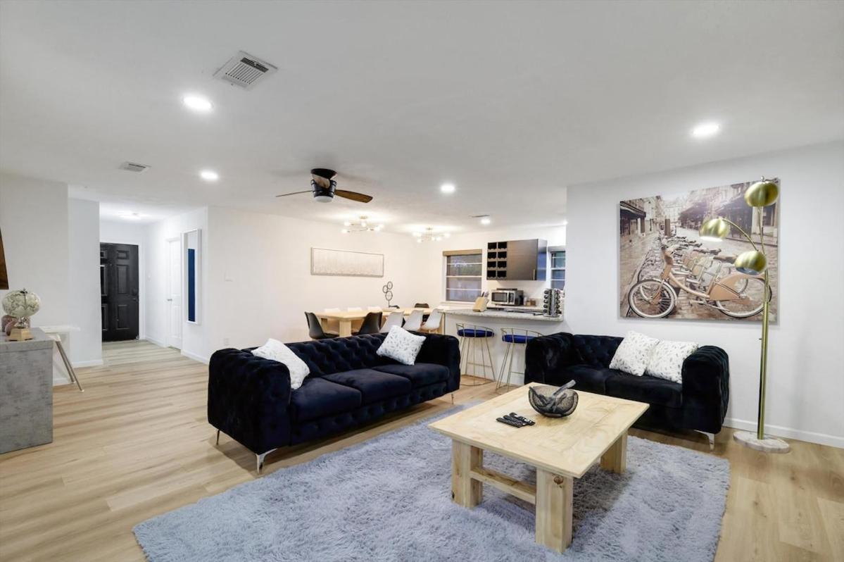 Panoramic 4br 3ba With Pool, Grill, Sauna & Game Holiday home