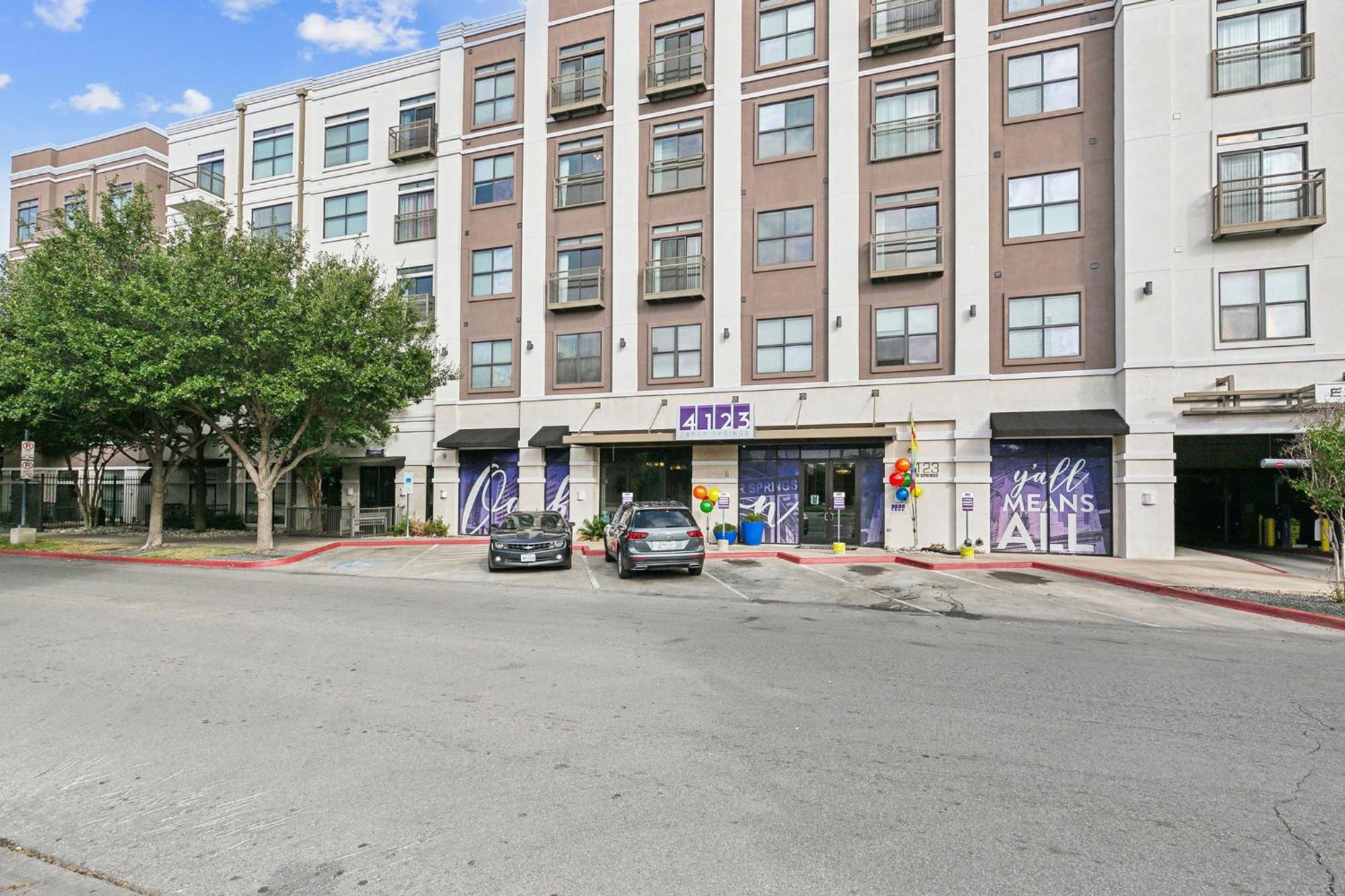 Cs 4149 Elegant 2br I Pool I Gym I Parking