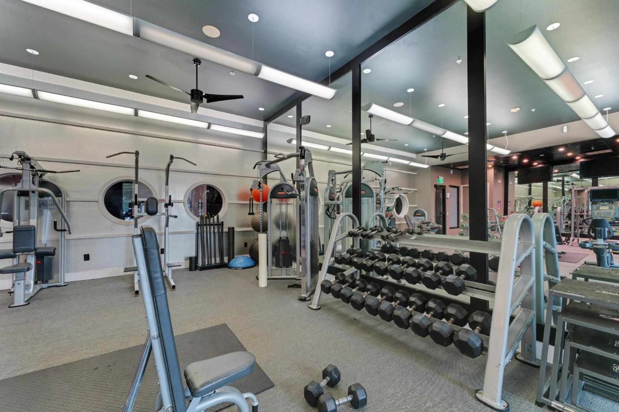 Apartment Cs 4149 Elegant 2br I Pool I Gym I Parking