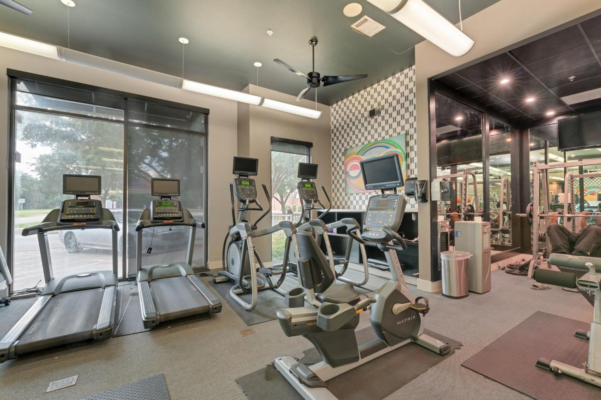Cs 4149 Elegant 2br I Pool I Gym I Parking Apartment *