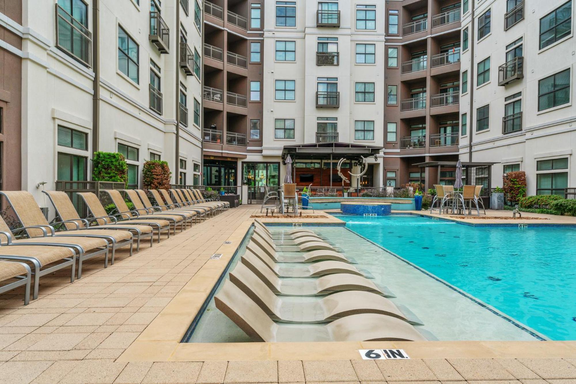 Cs 4149 Elegant 2br I Pool I Gym I Parking Dallas