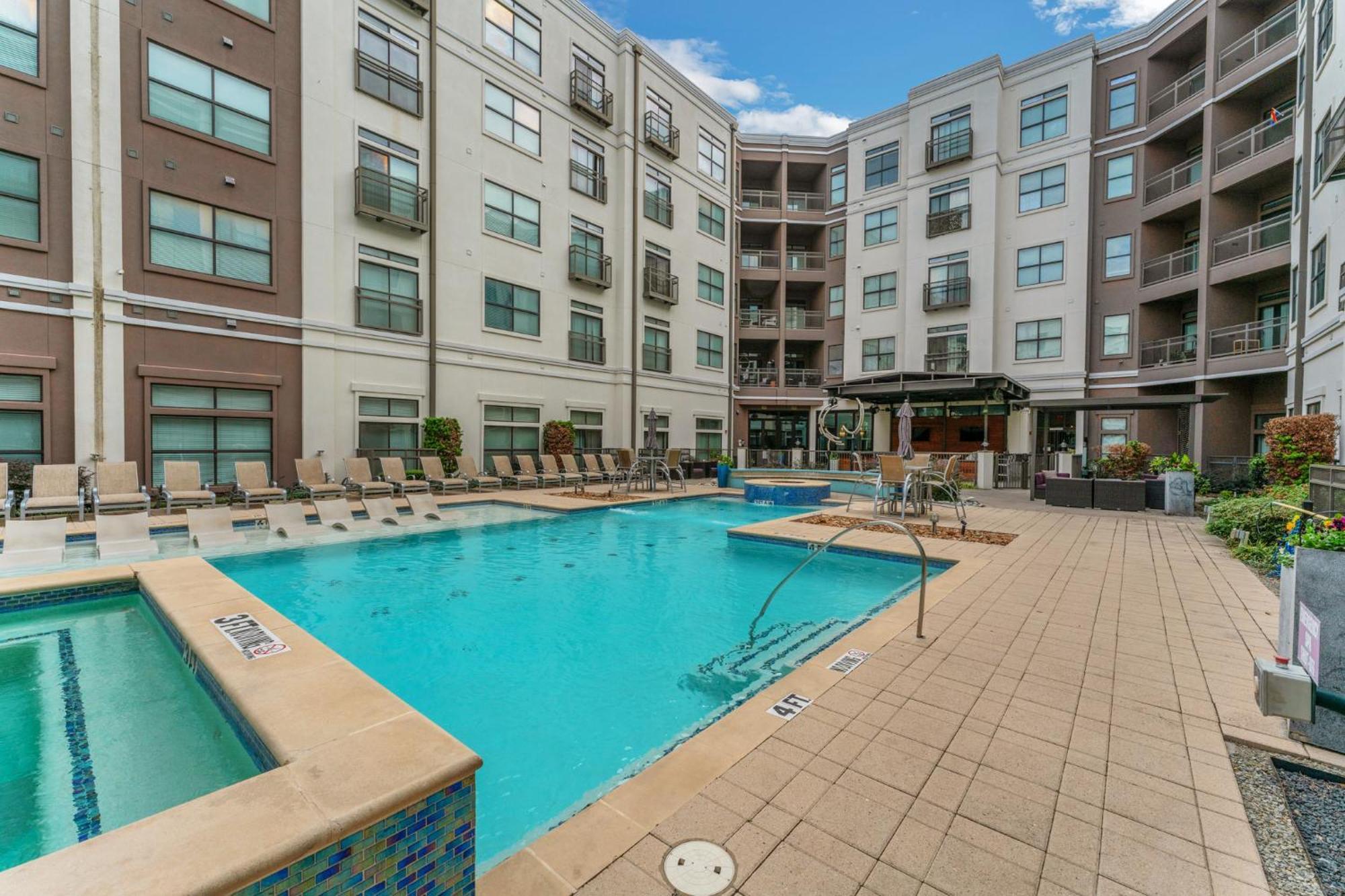 Cs 4149 Elegant 2br I Pool I Gym I Parking * Dallas