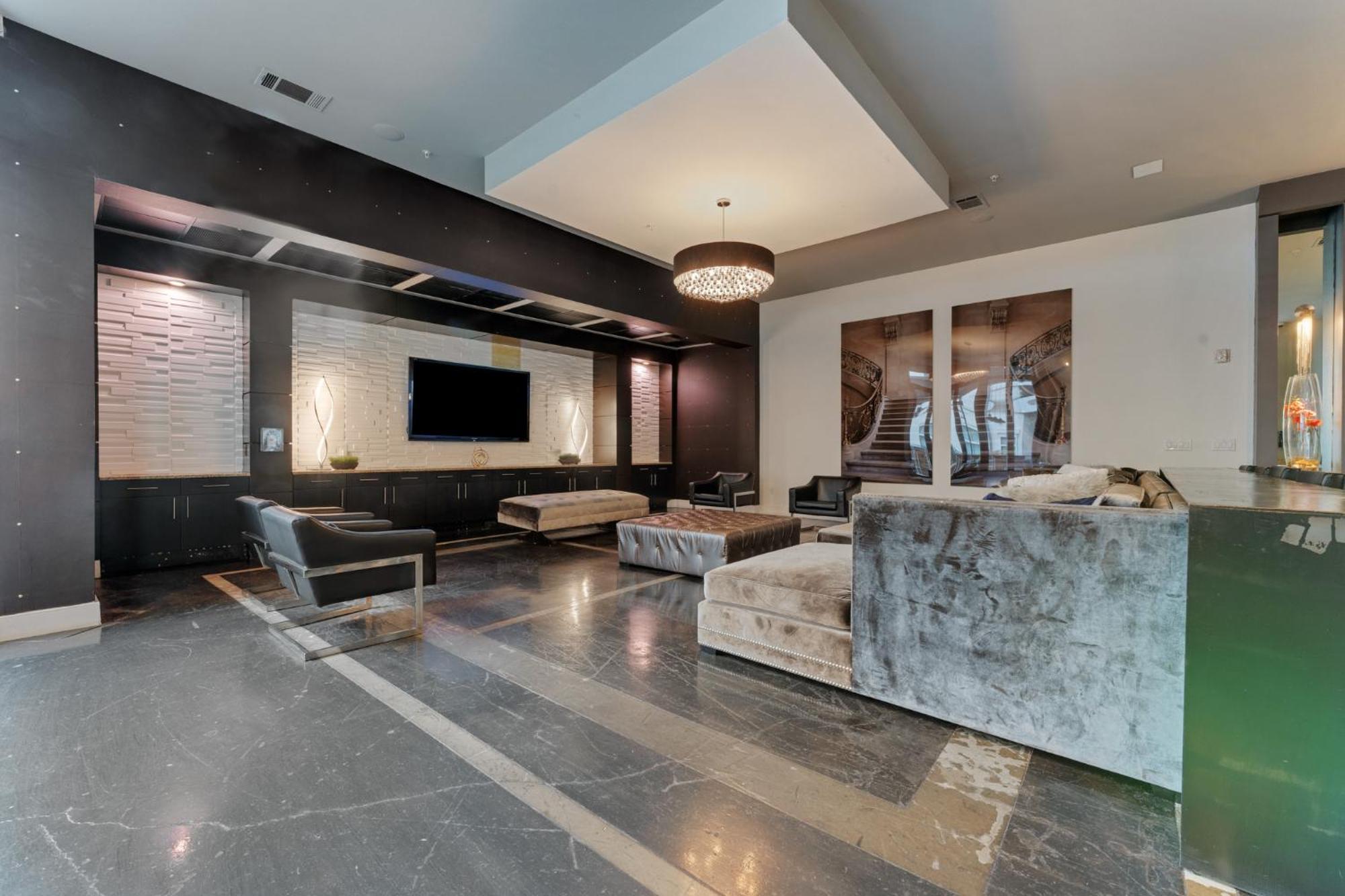 Cs 4149 Elegant 2br I Pool I Gym I Parking Dallas