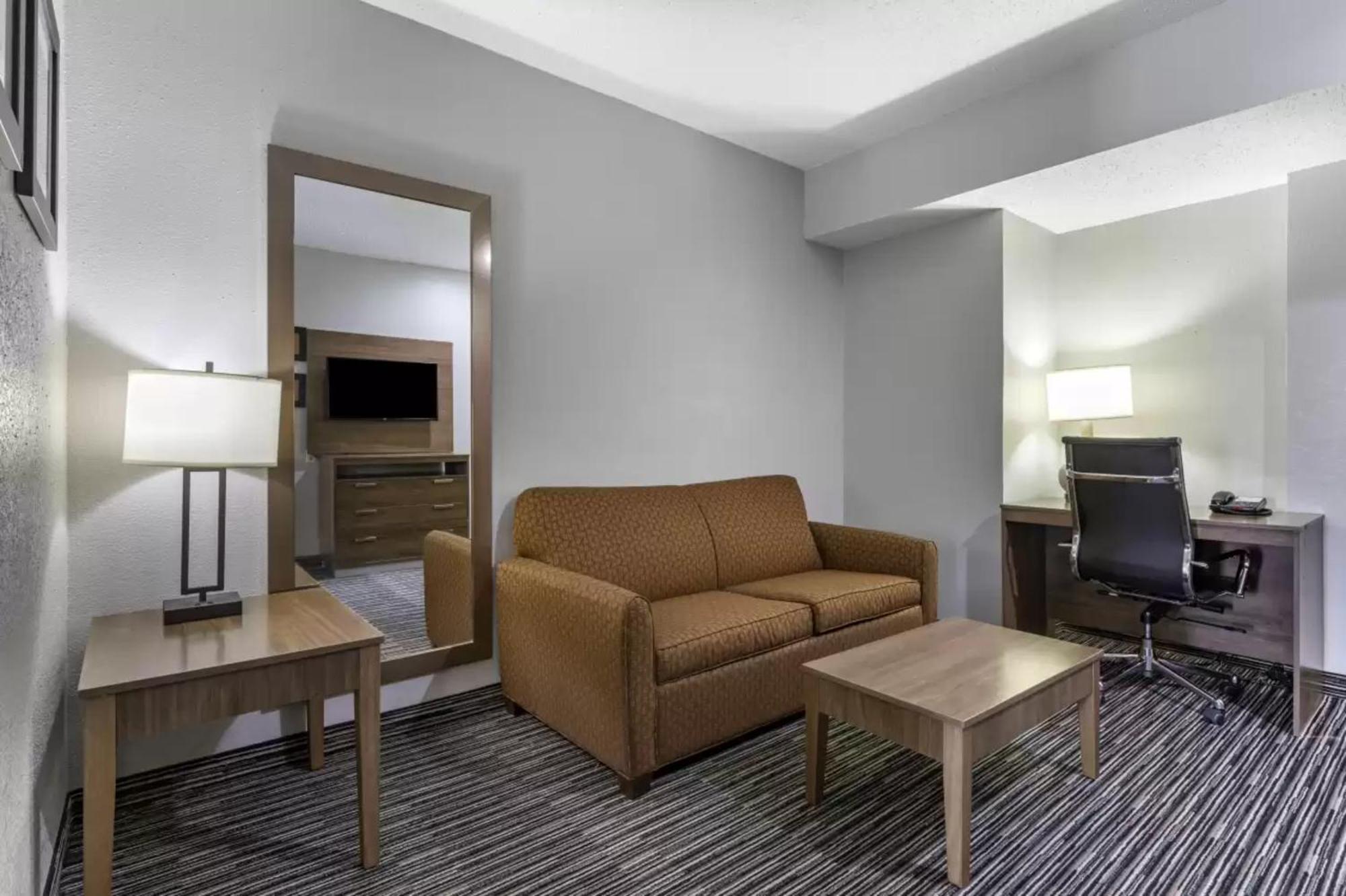 Hotel Quality & I-35 E-walnut Hill Dallas