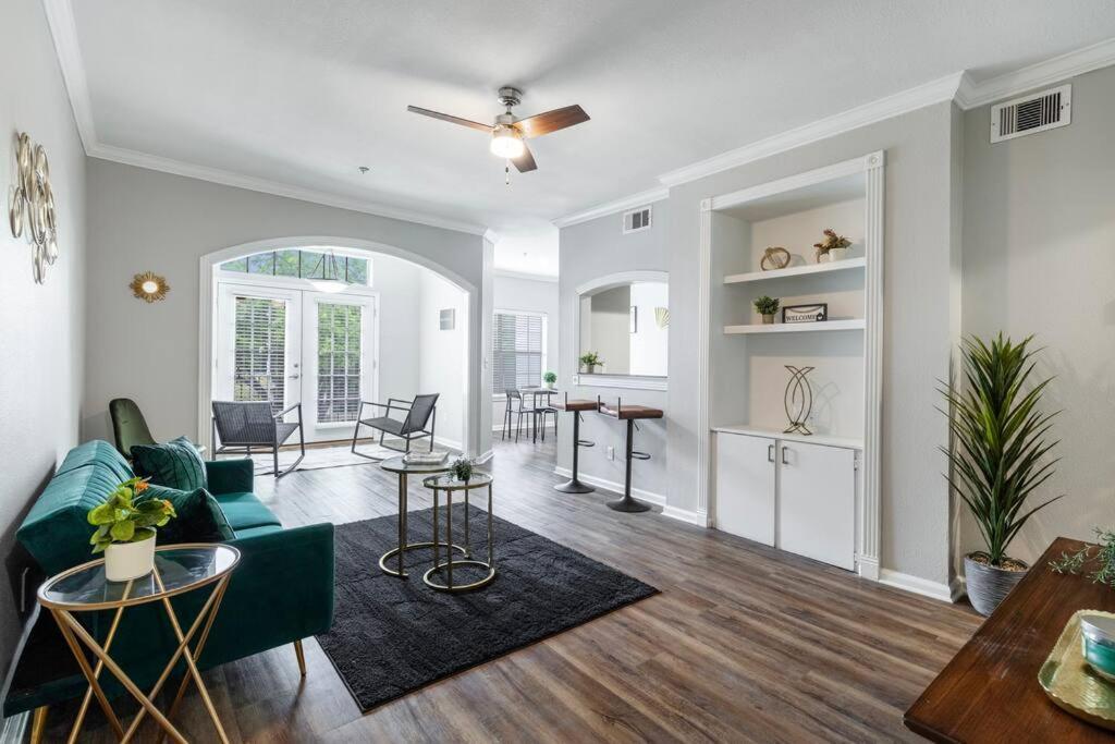 Downtown Modern Located 1br Dallas