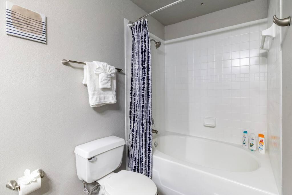 Downtown Modern Located 1br Apartment *