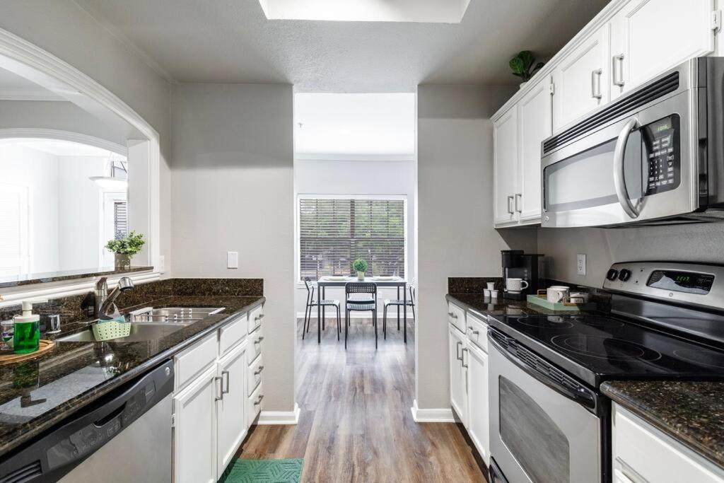 Downtown Modern Located 1br * Dallas