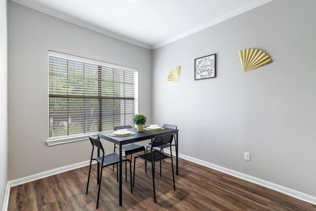 Downtown Modern Located 1br Apartment Dallas