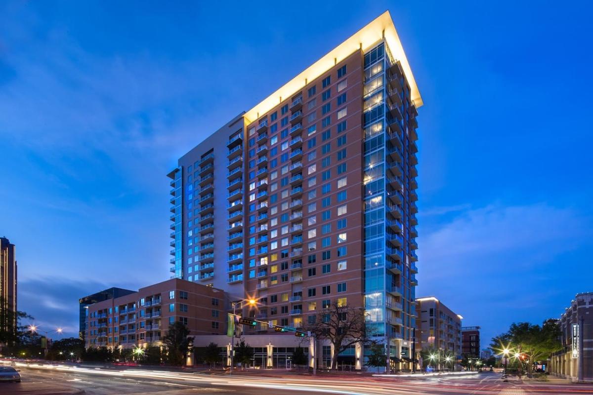 Stunning High-rise On Mckinney Avenue * Dallas