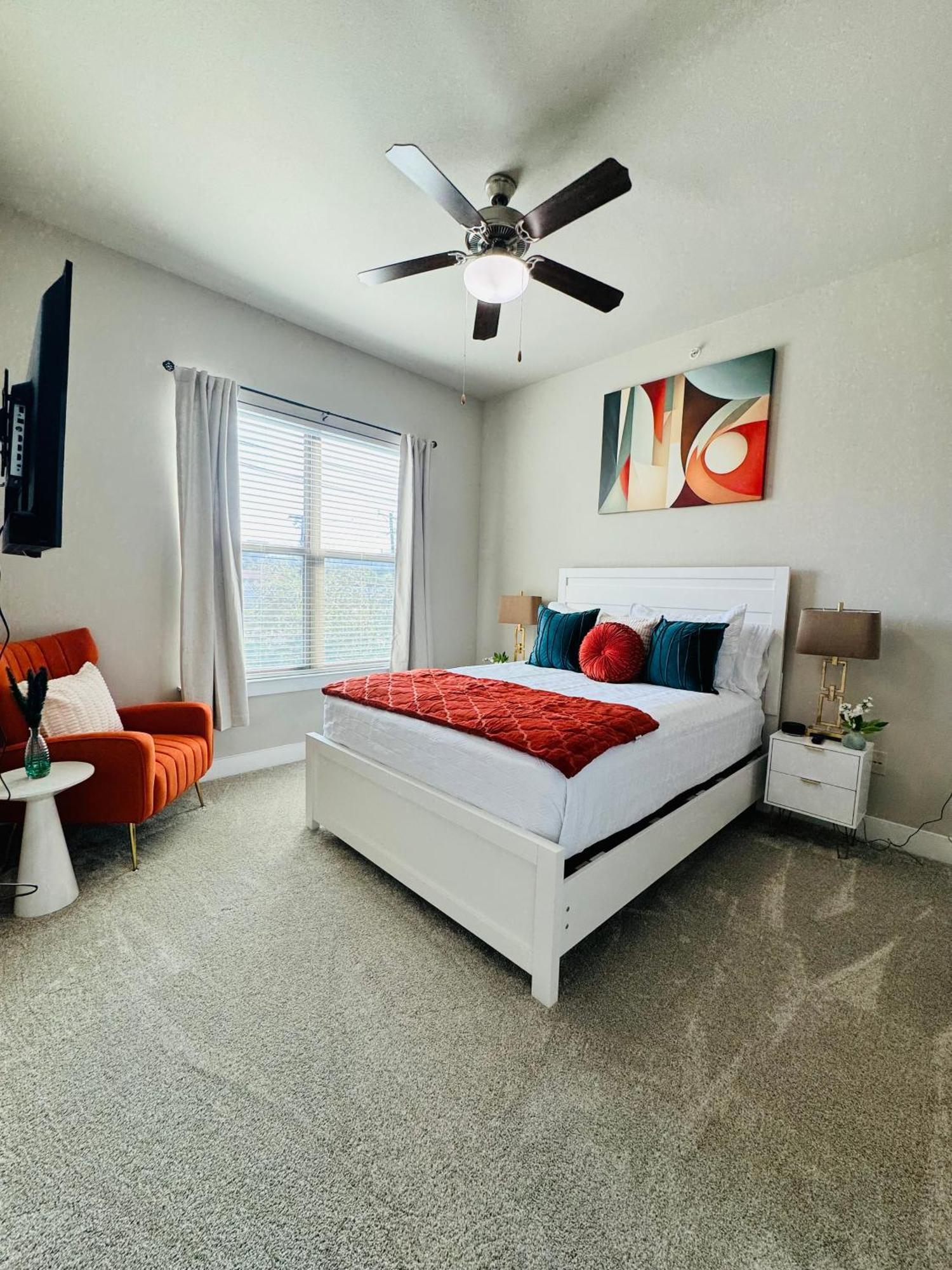 Cozy & Comfortable ! In The Heart Of * Dallas