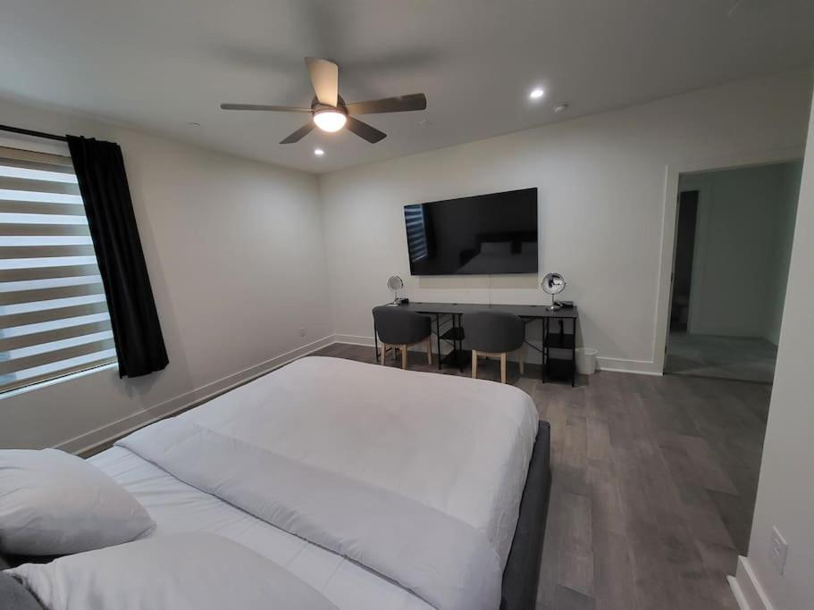 Social House With Downtown View Terrace & King Bed & 2-car Garage Parking! * Dallas