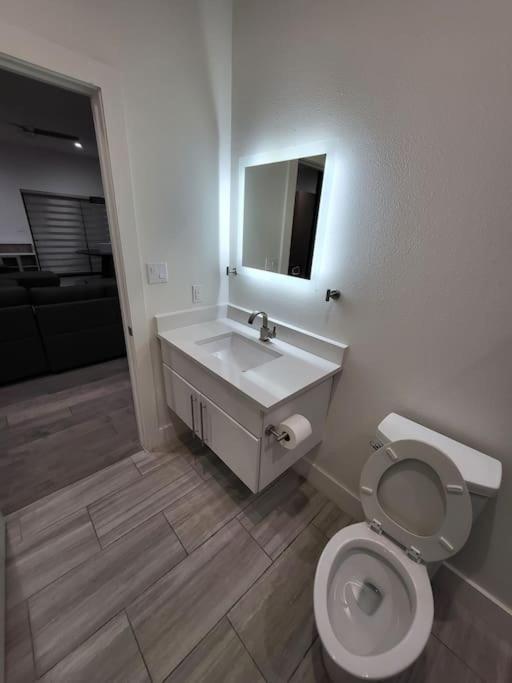 Social House With Downtown View Terrace & King Bed & 2-car Garage Parking! Dallas