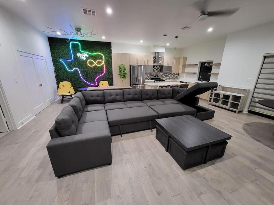 Holiday home Social House With Downtown View Terrace & King Bed & 2-car Garage Parking!