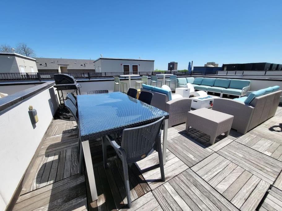 Social House With Downtown View Terrace & King Bed & 2-car Garage Parking! *