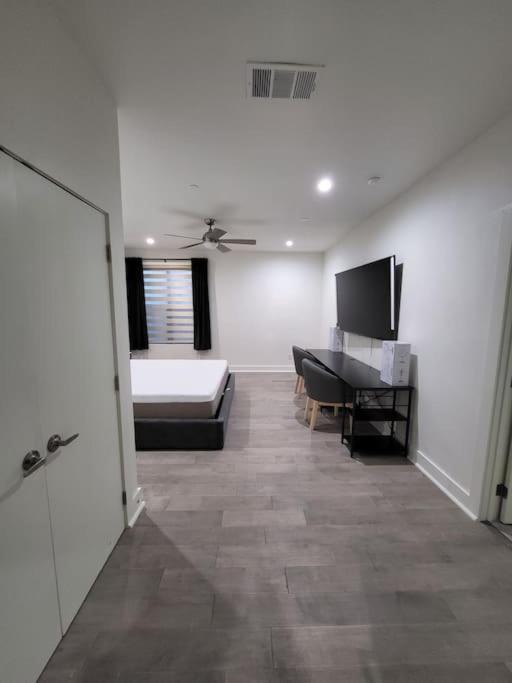 Social House With Downtown View Terrace & King Bed & 2-car Garage Parking! Dallas