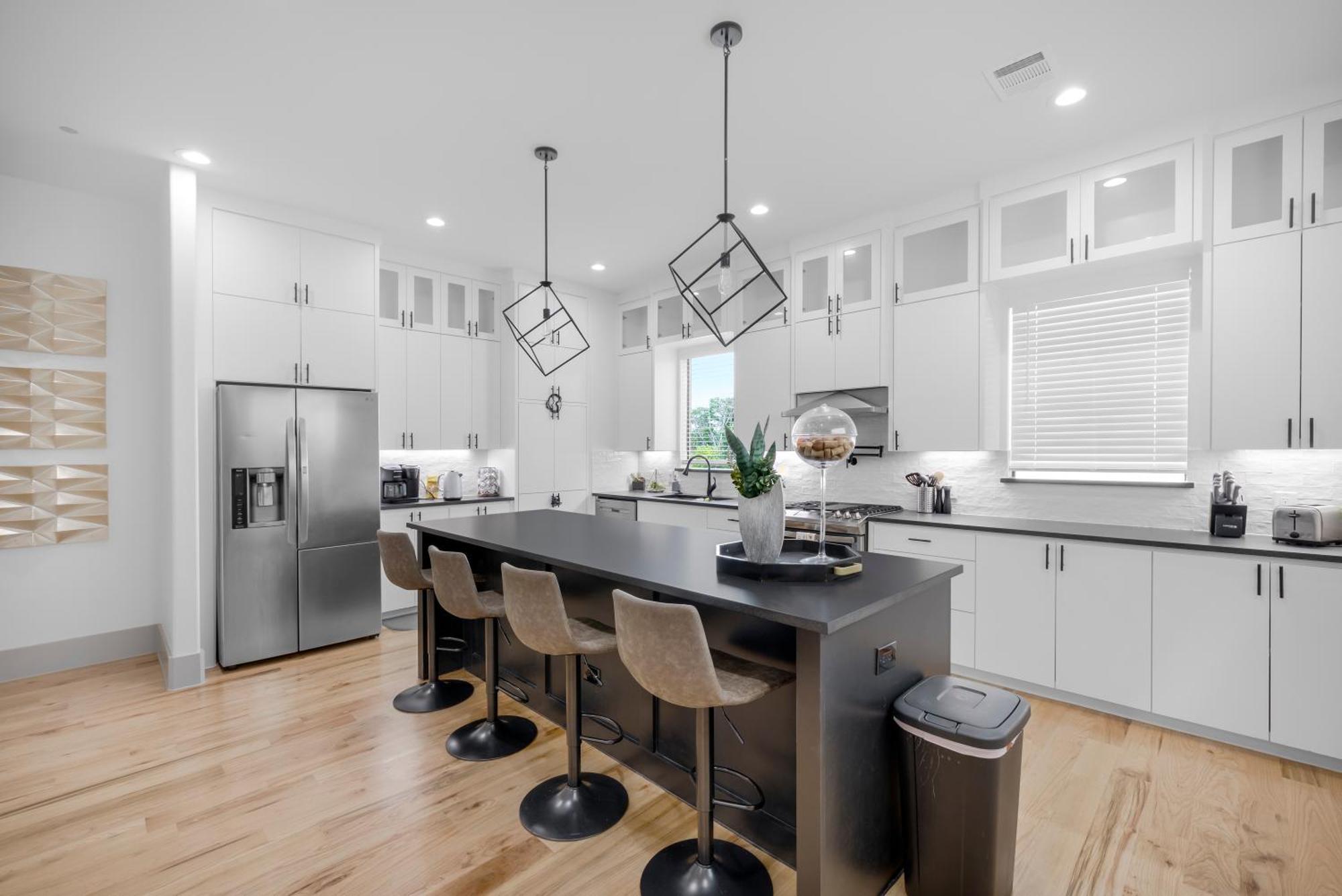 Large Luxury 3br Dowtown Retreat - Perfect For Families Getaways *