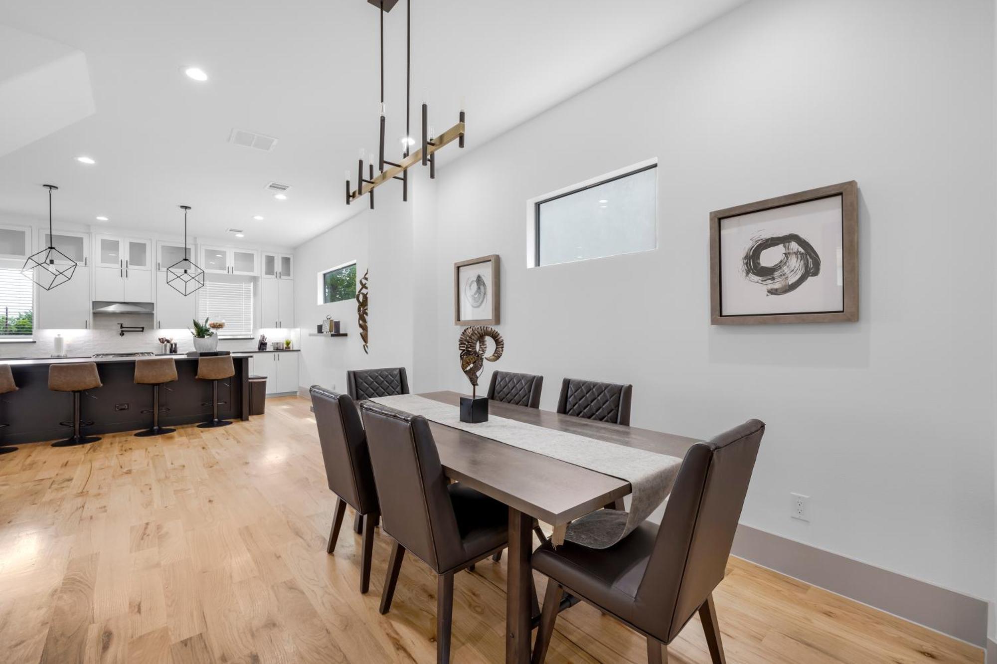 Large Luxury 3br Dowtown Retreat - Perfect For Families Getaways Holiday home