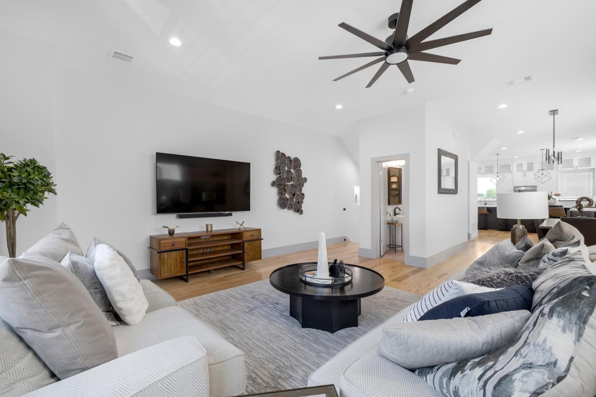 Large Luxury 3br Dowtown Retreat - Perfect For Families Getaways Holiday home Dallas