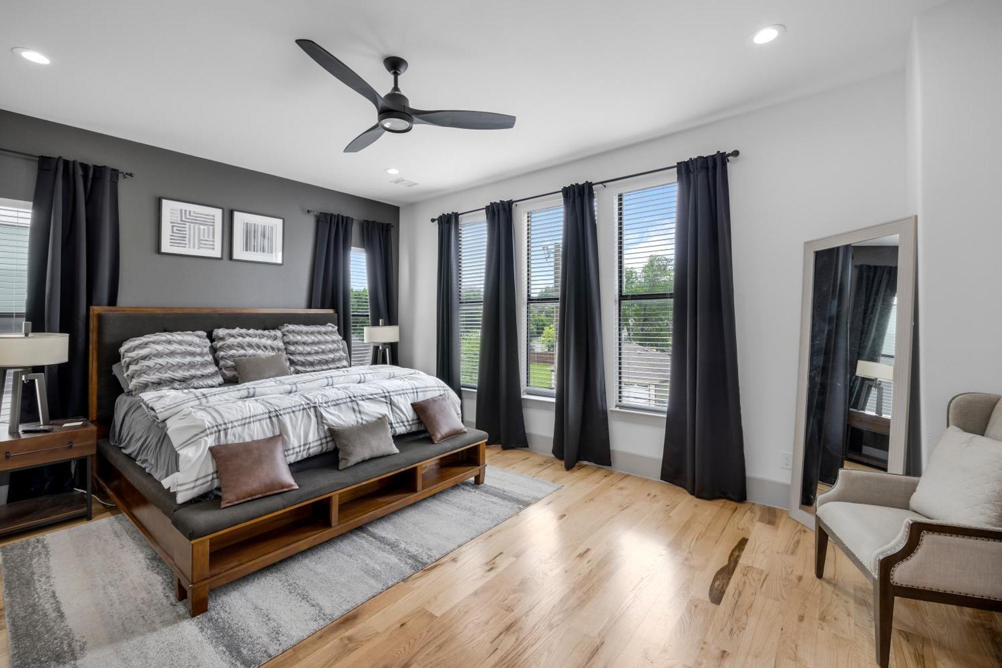Large Luxury 3br Dowtown Retreat - Perfect For Families Getaways Dallas